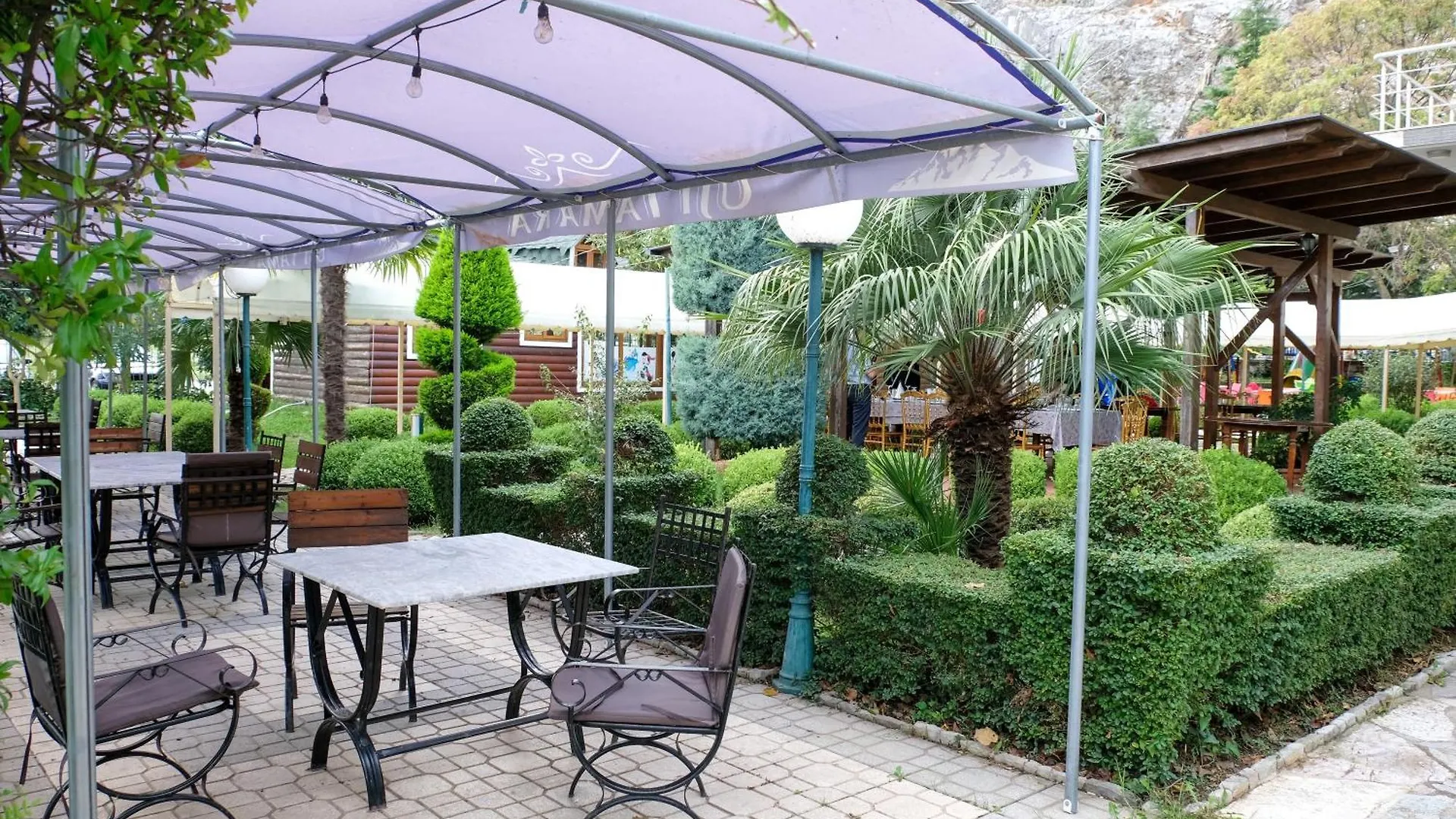 Buna Park Hotel Berdic e Siperme Albania