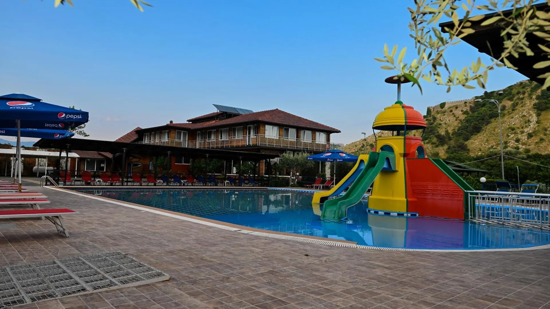 Buna Park Hotel Berdic e Siperme 4*,  Albania