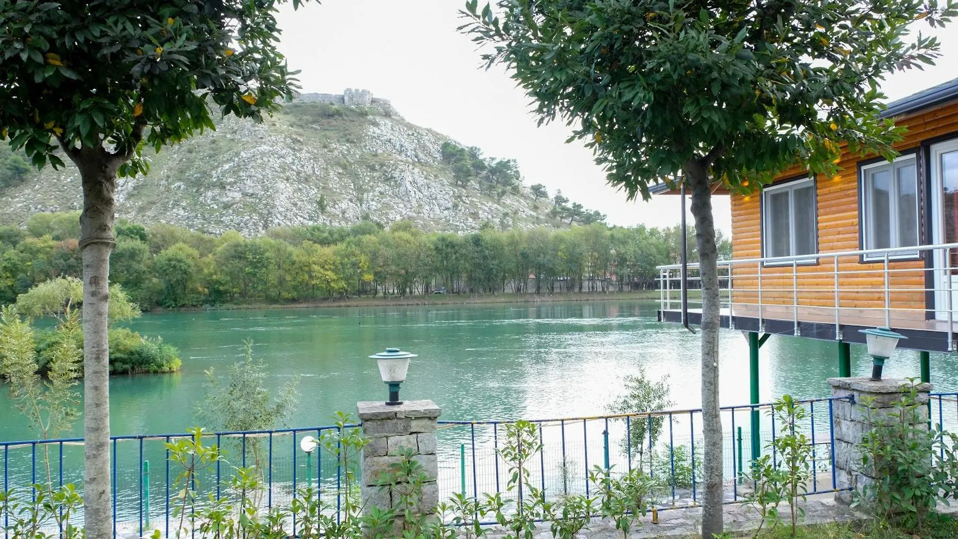 Buna Park Hotel Berdic e Siperme