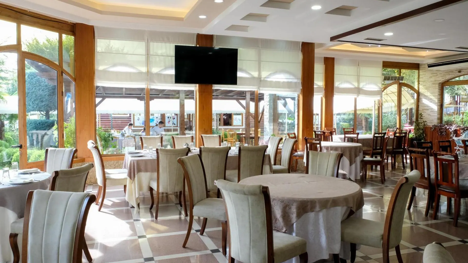 Buna Park Hotel Berdic e Siperme