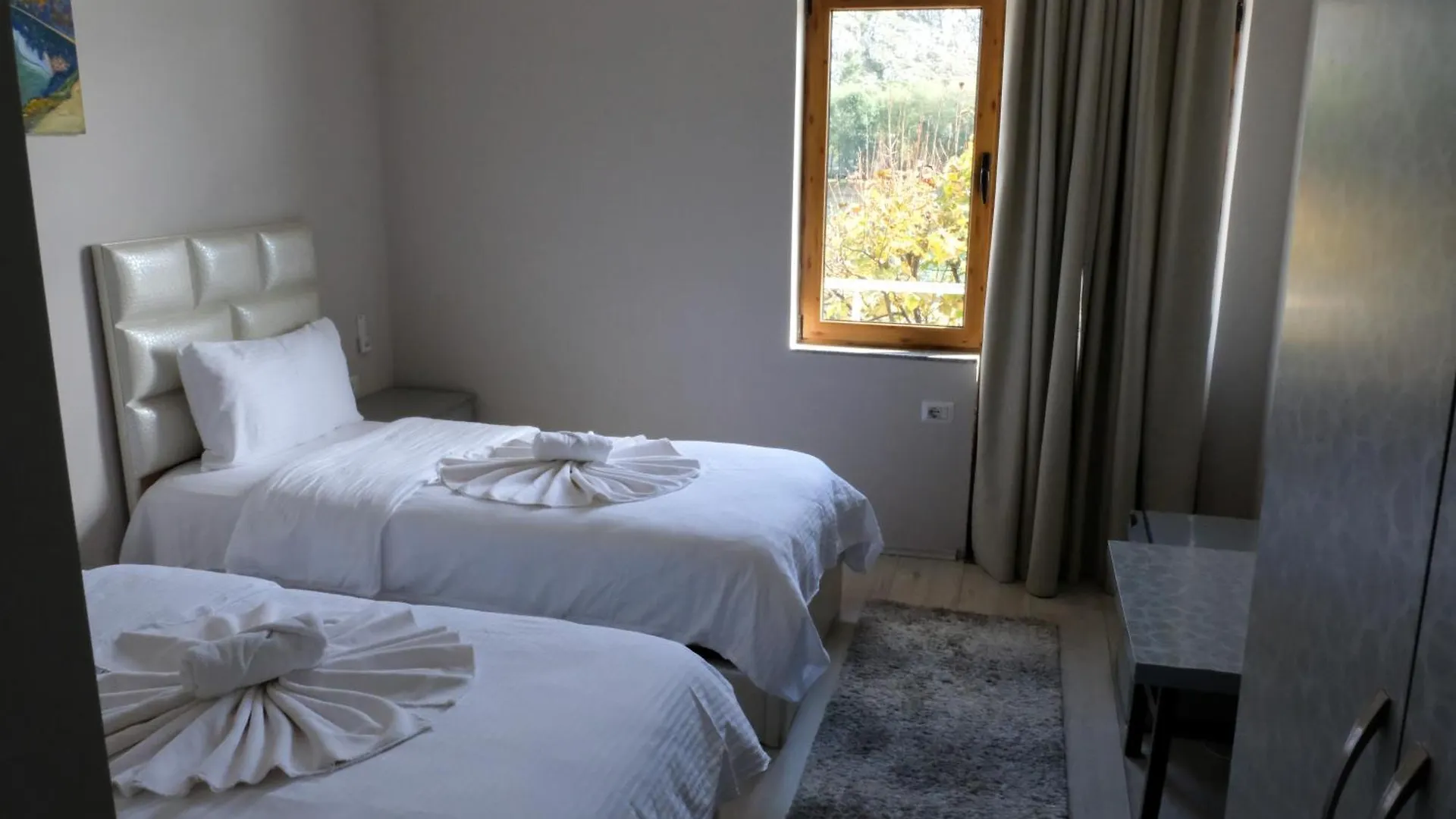 Buna Park Hotel Berdic e Siperme