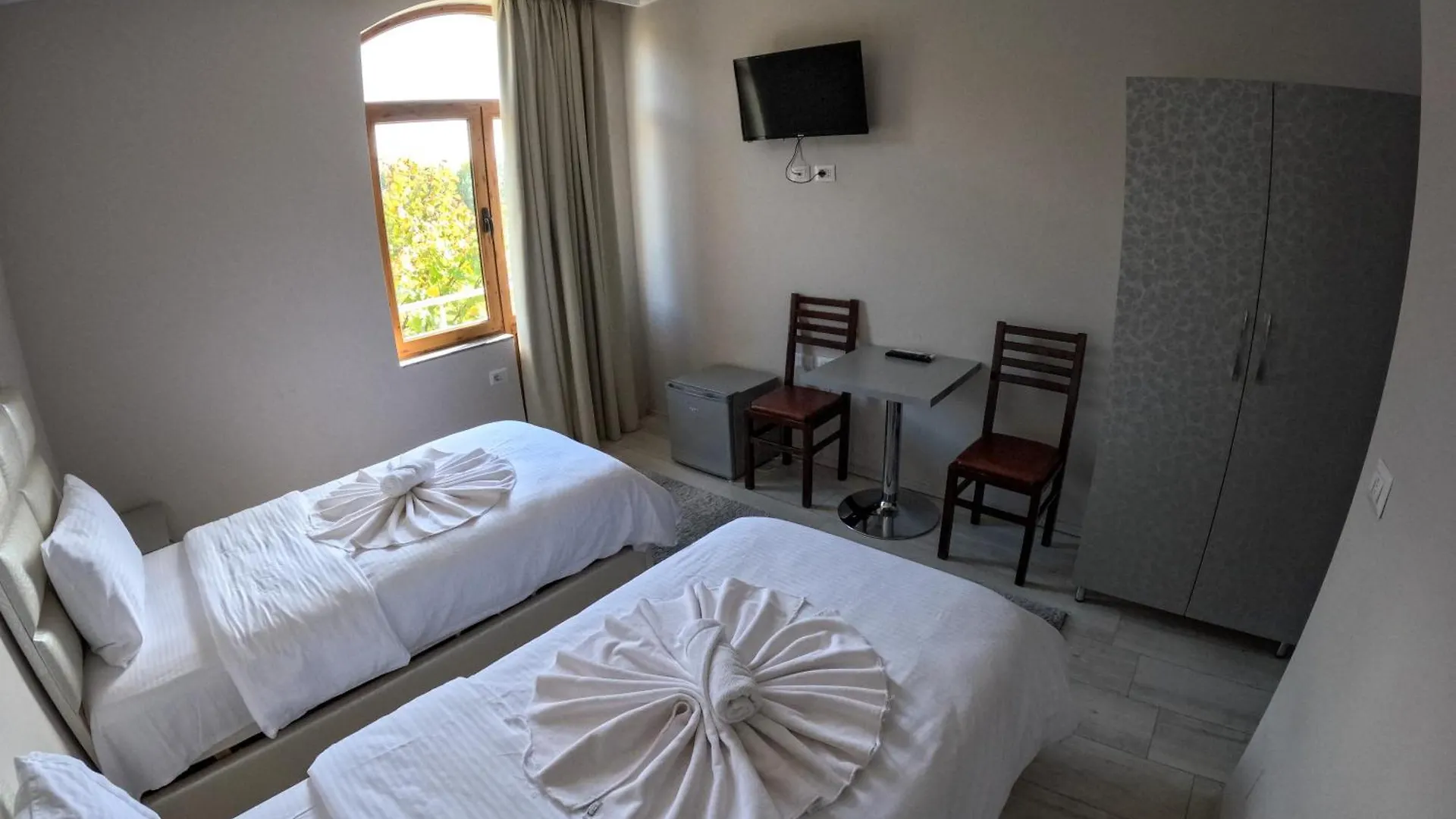 Buna Park Hotel شكودر 4*,  ألبانيا